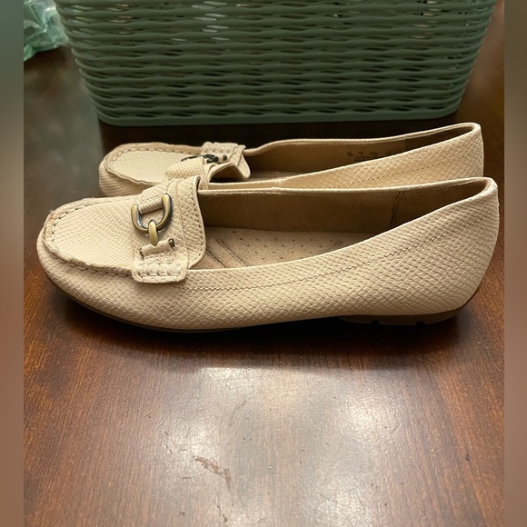 NWOT Naturalizer Womens Kendrick Buckle Loafers - Picture 3 of 8